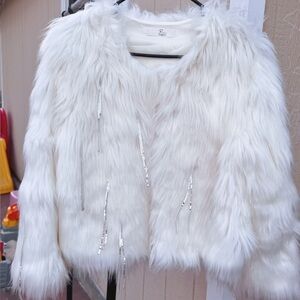 Glam White Faux Fur Jacket with Sequin Tassels – Short Vintage Style